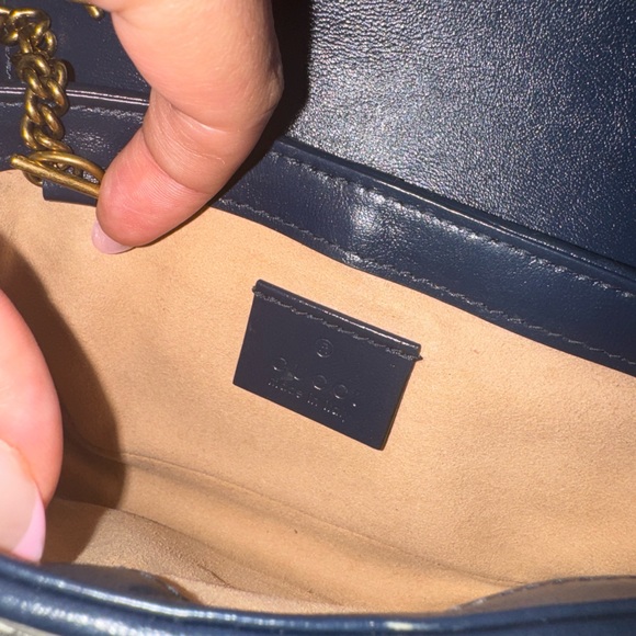 GUCCI Marmont Series Shoulder Bag Mini White - Picture 6 of 10